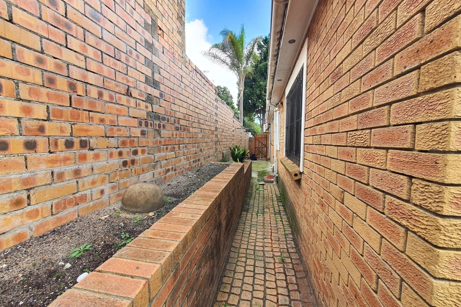 2 Bedroom Property for Sale in Ruwari Western Cape